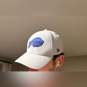 NWOT Buffalo Bills Fitted Hat 39thirty